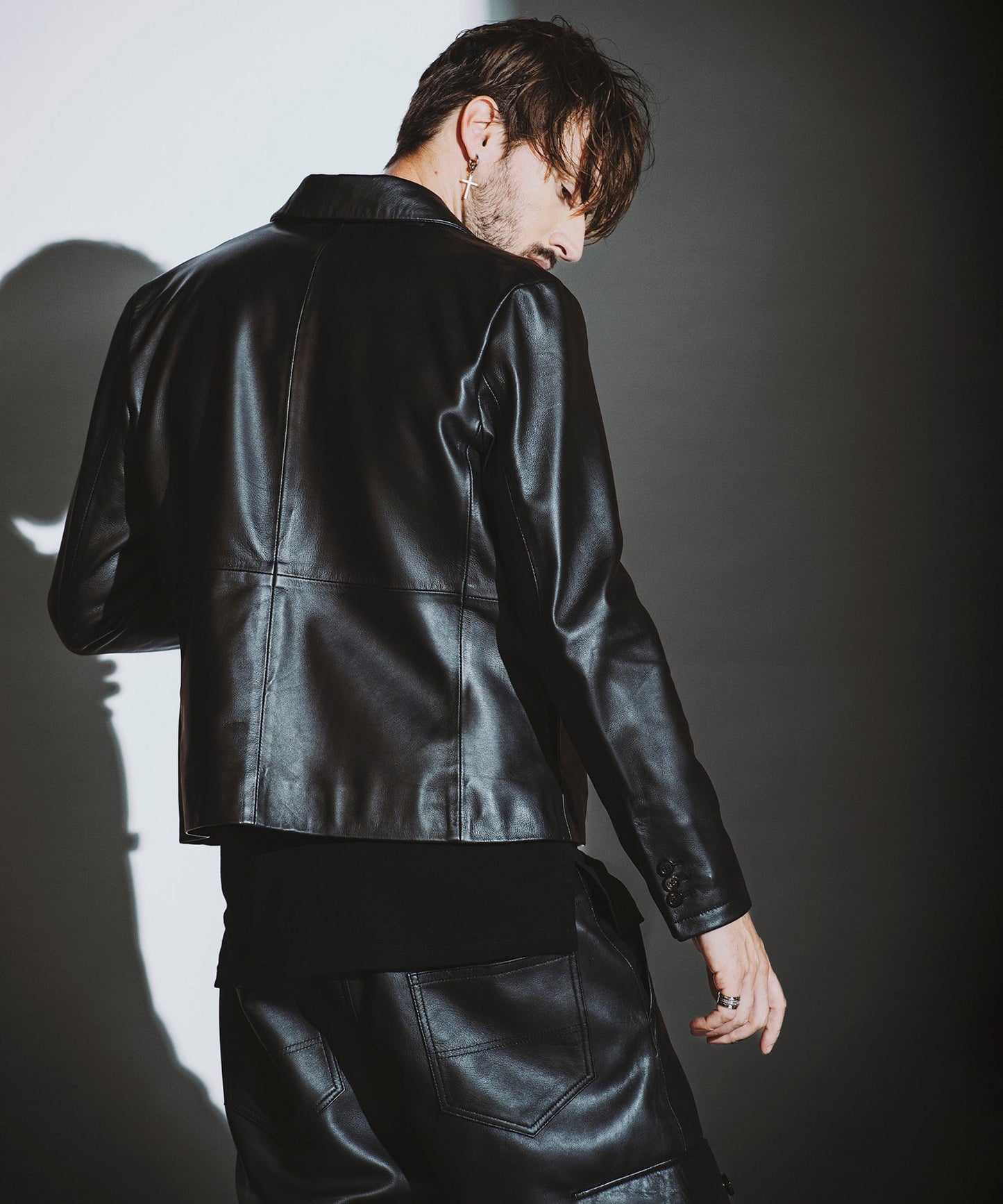 BLACK Model:H182cm