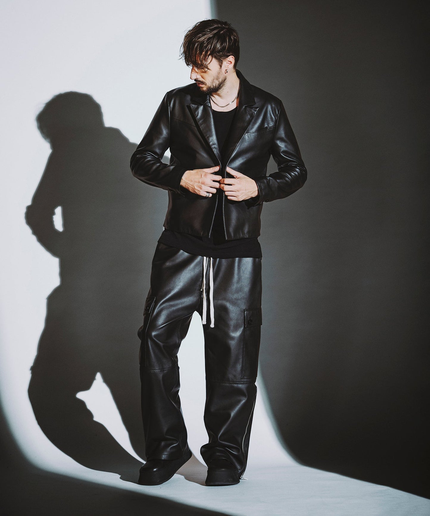 BLACK Model:H182cm