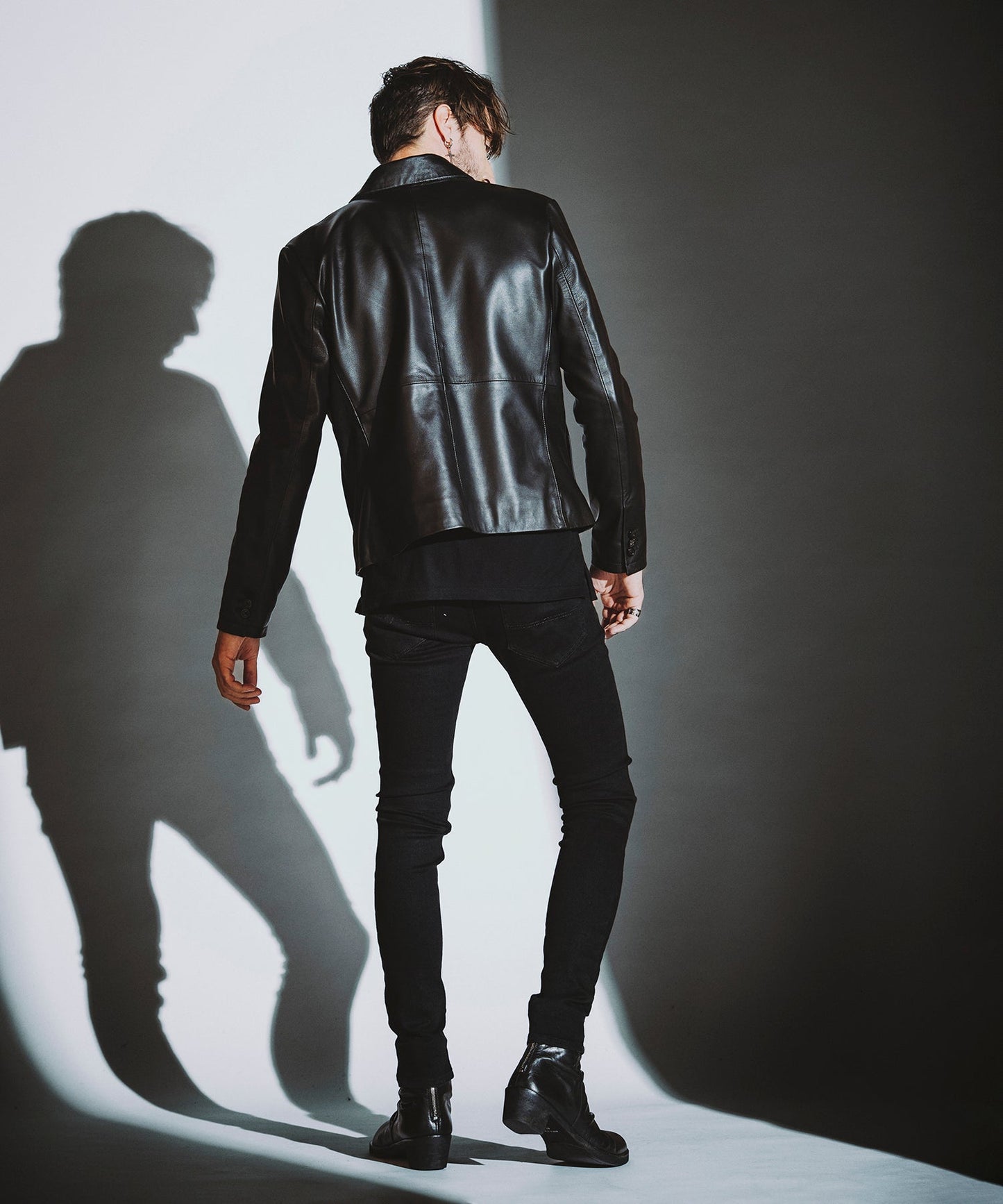 BLACK Model:H182cm