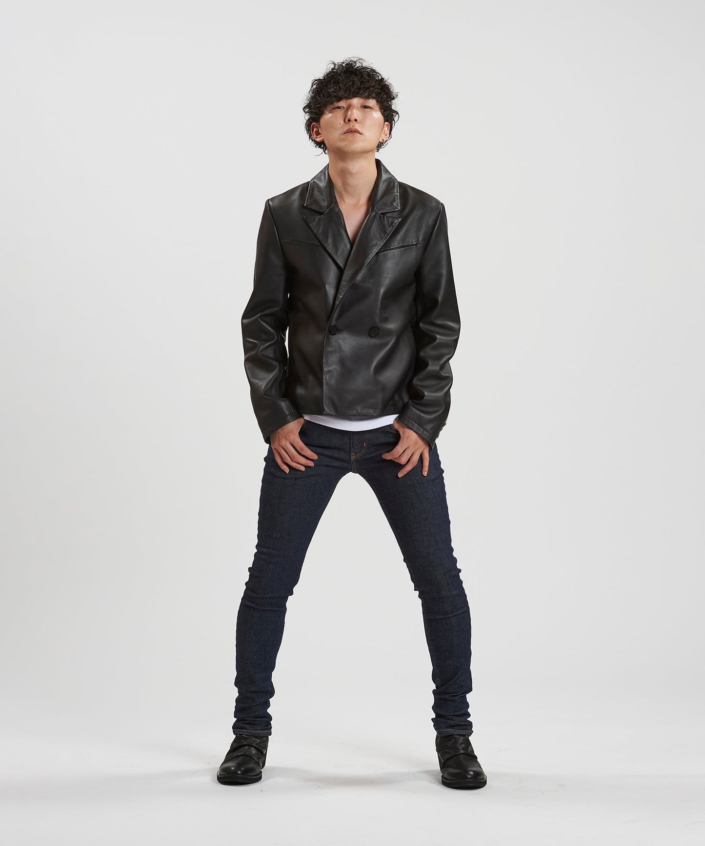 BLACK Model:H169cm