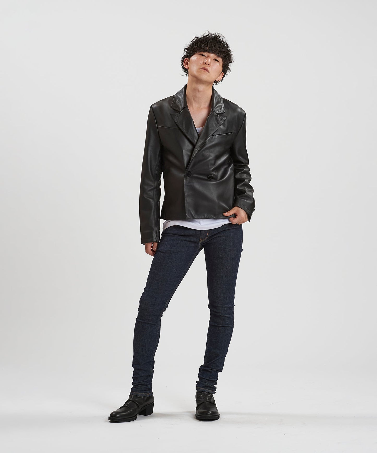 BLACK Model:H169cm