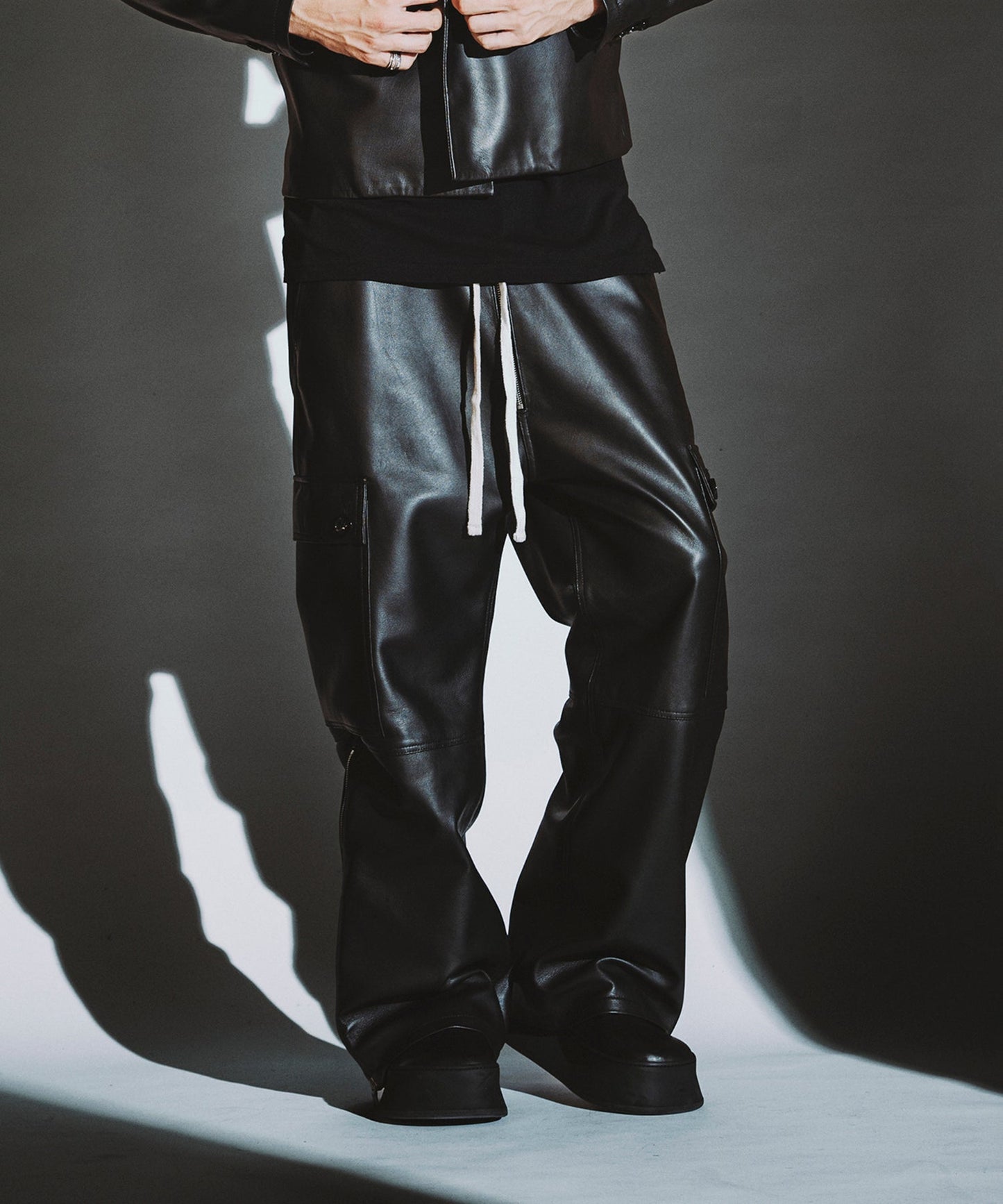 BLACK Model:H182cm