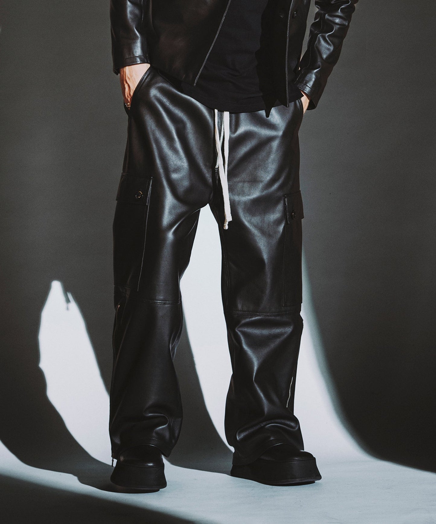 BLACK Model:H182cm