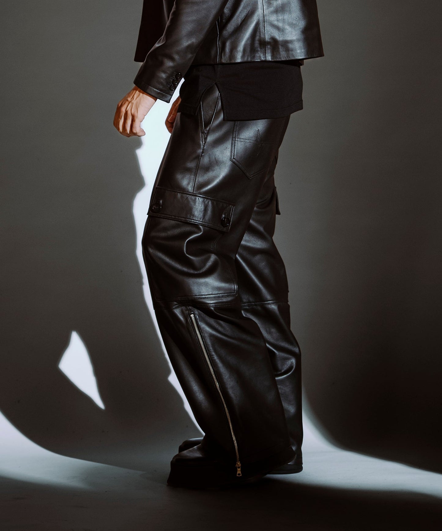 BLACK Model:H182cm