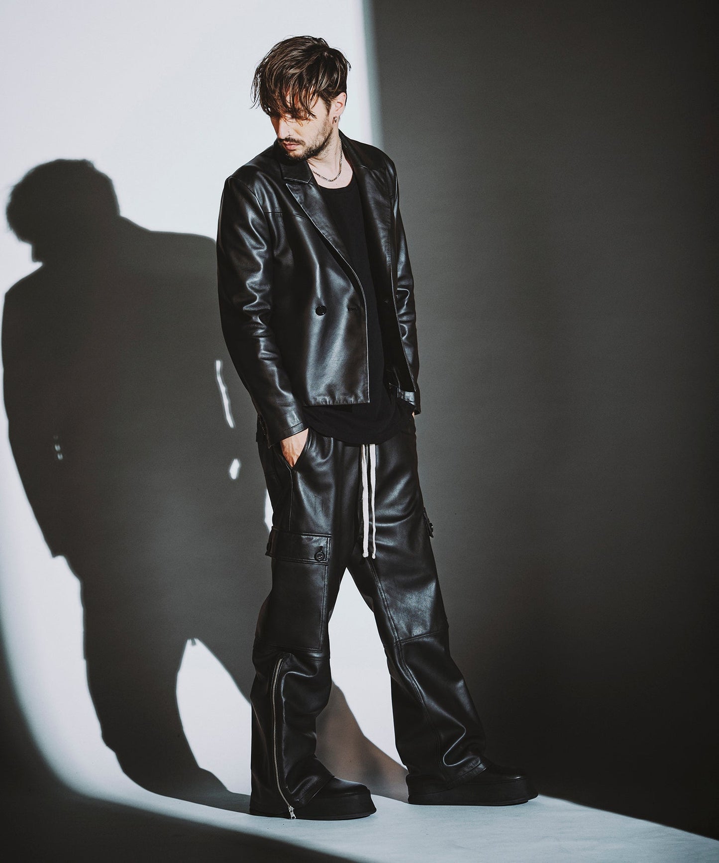 BLACK Model:H182cm
