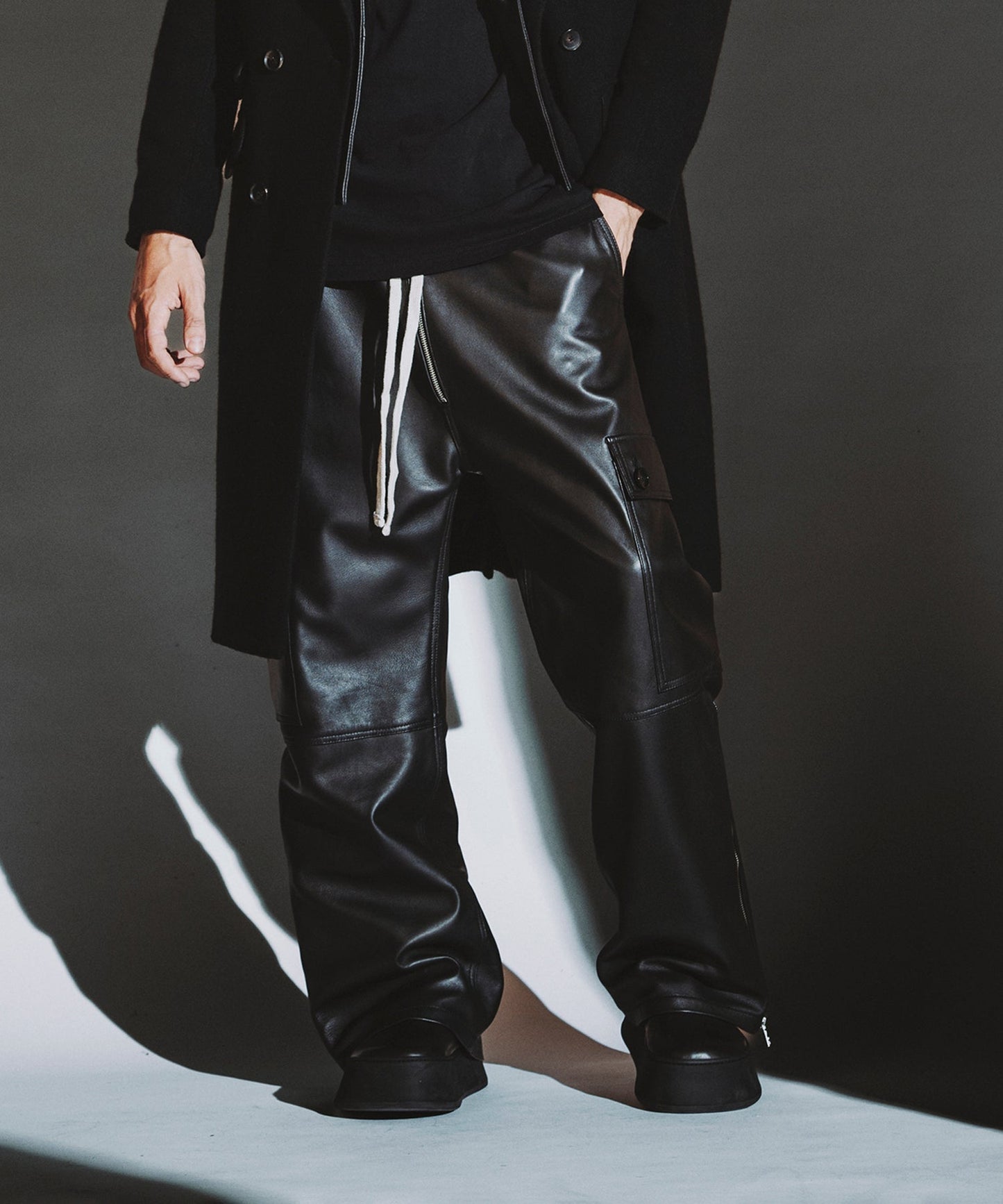 BLACK Model:H182cm