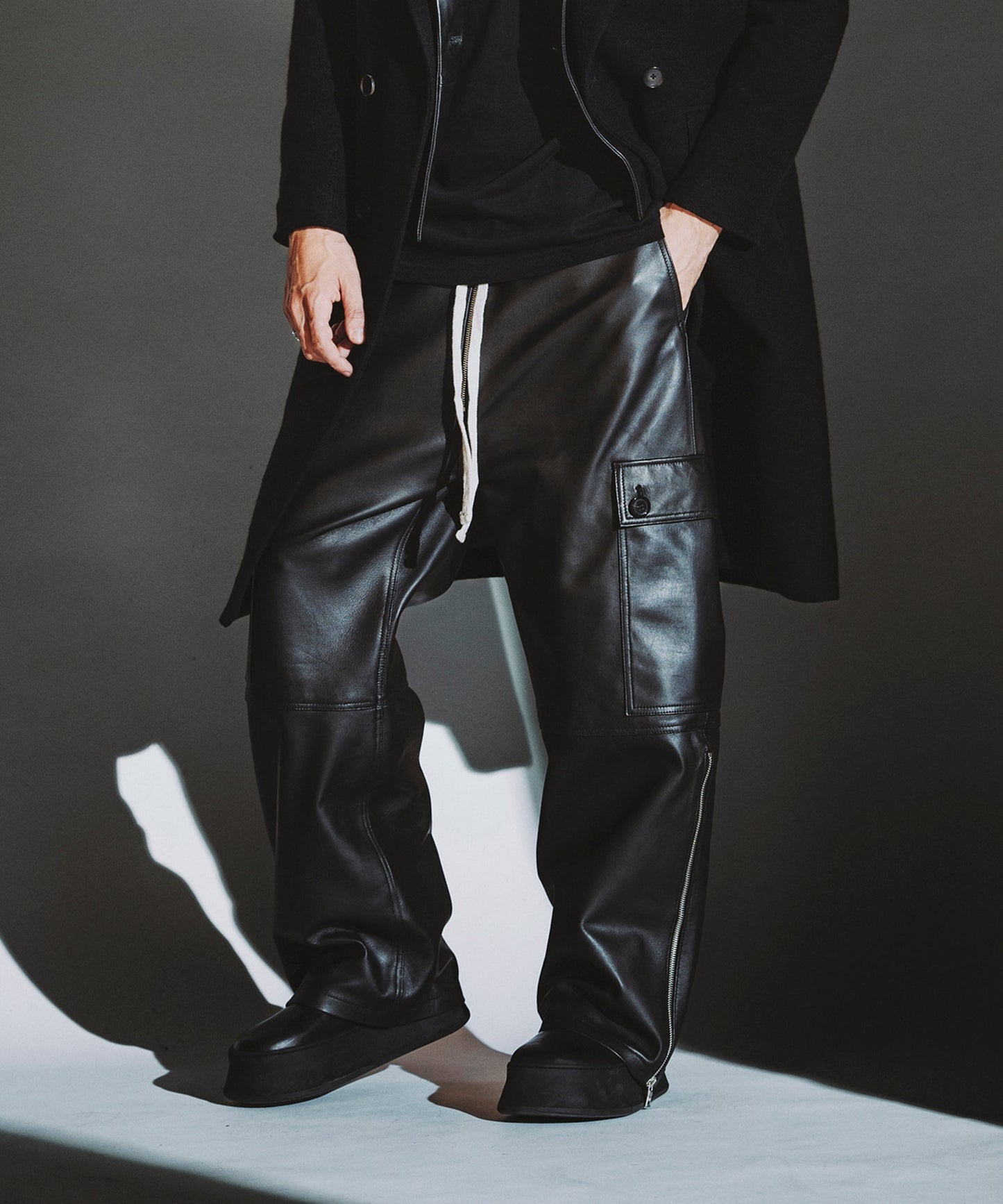 BLACK Model:H182cm