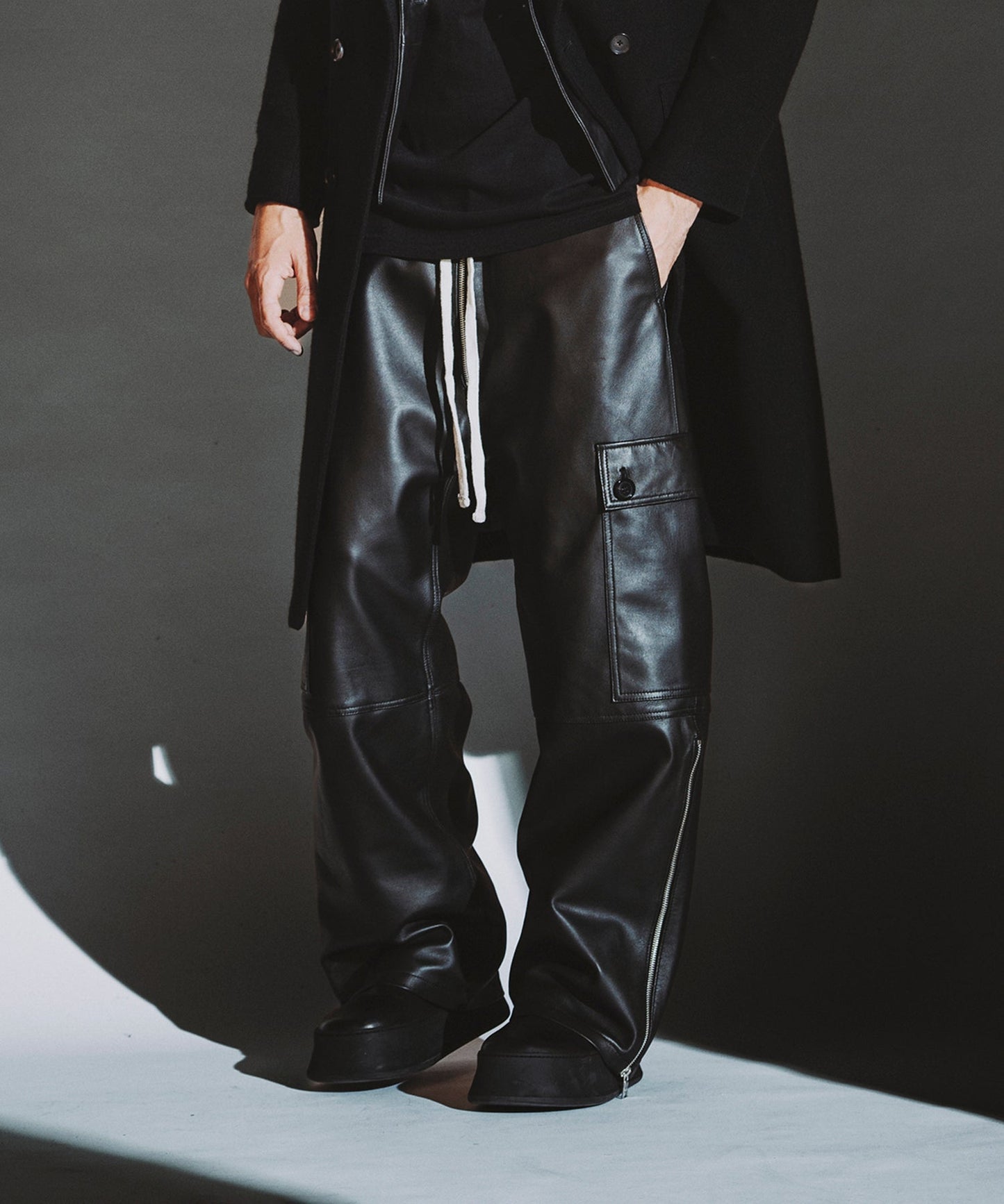 BLACK Model:H182cm