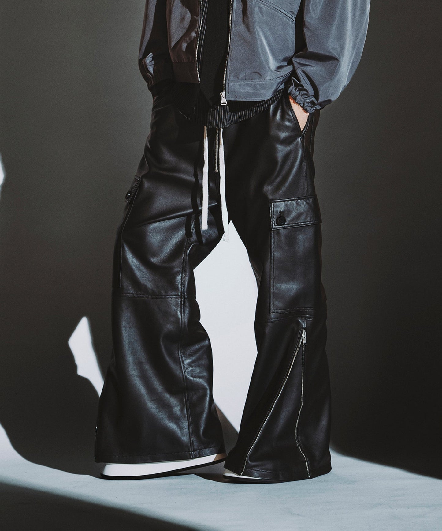 BLACK Model:H182cm