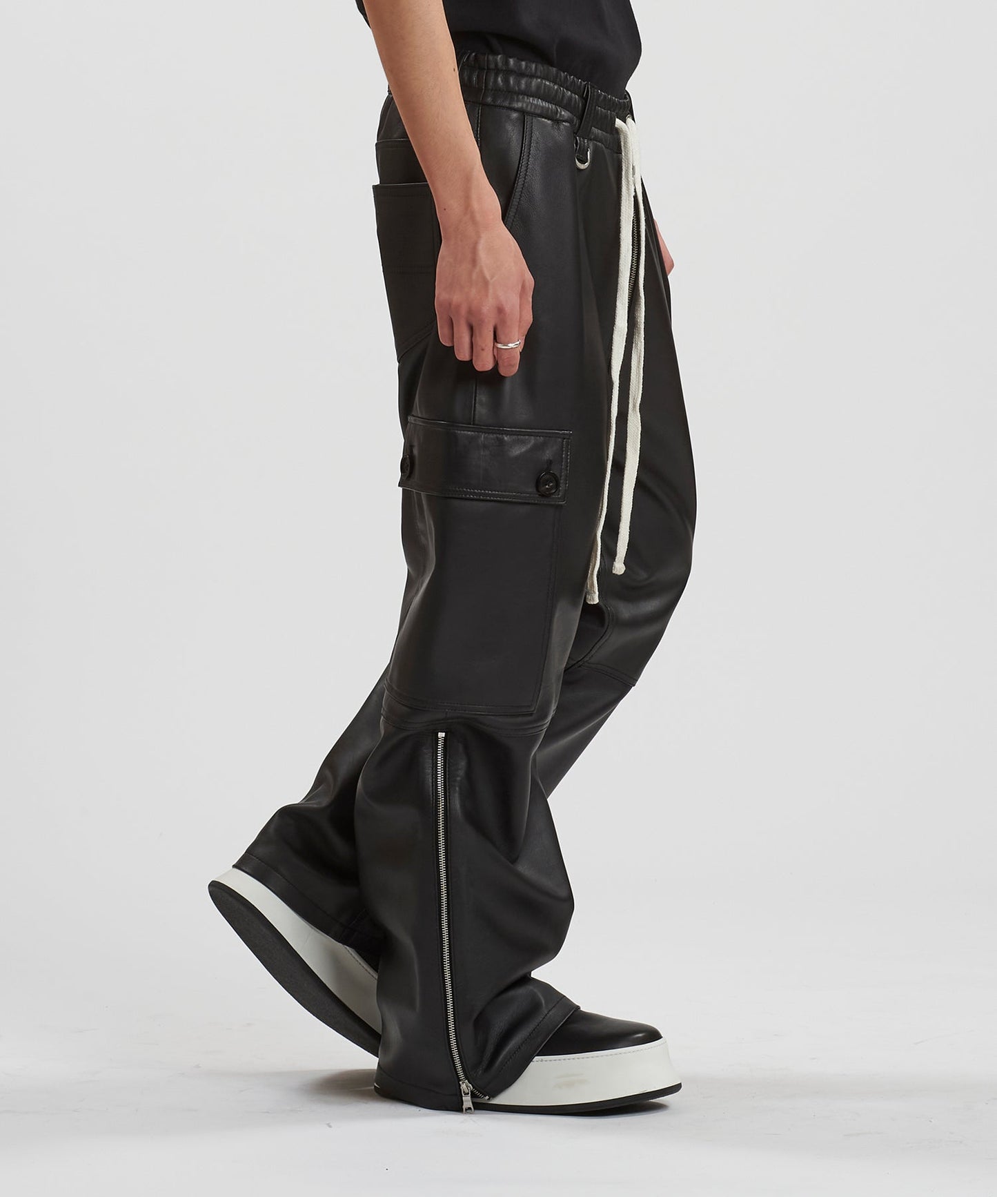 BLACK Model:H180cm
