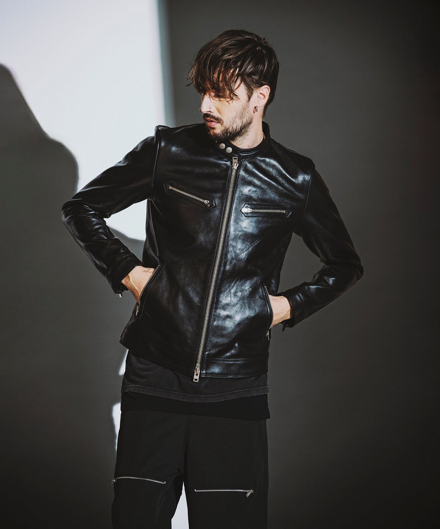 BLACK Model:H182cm