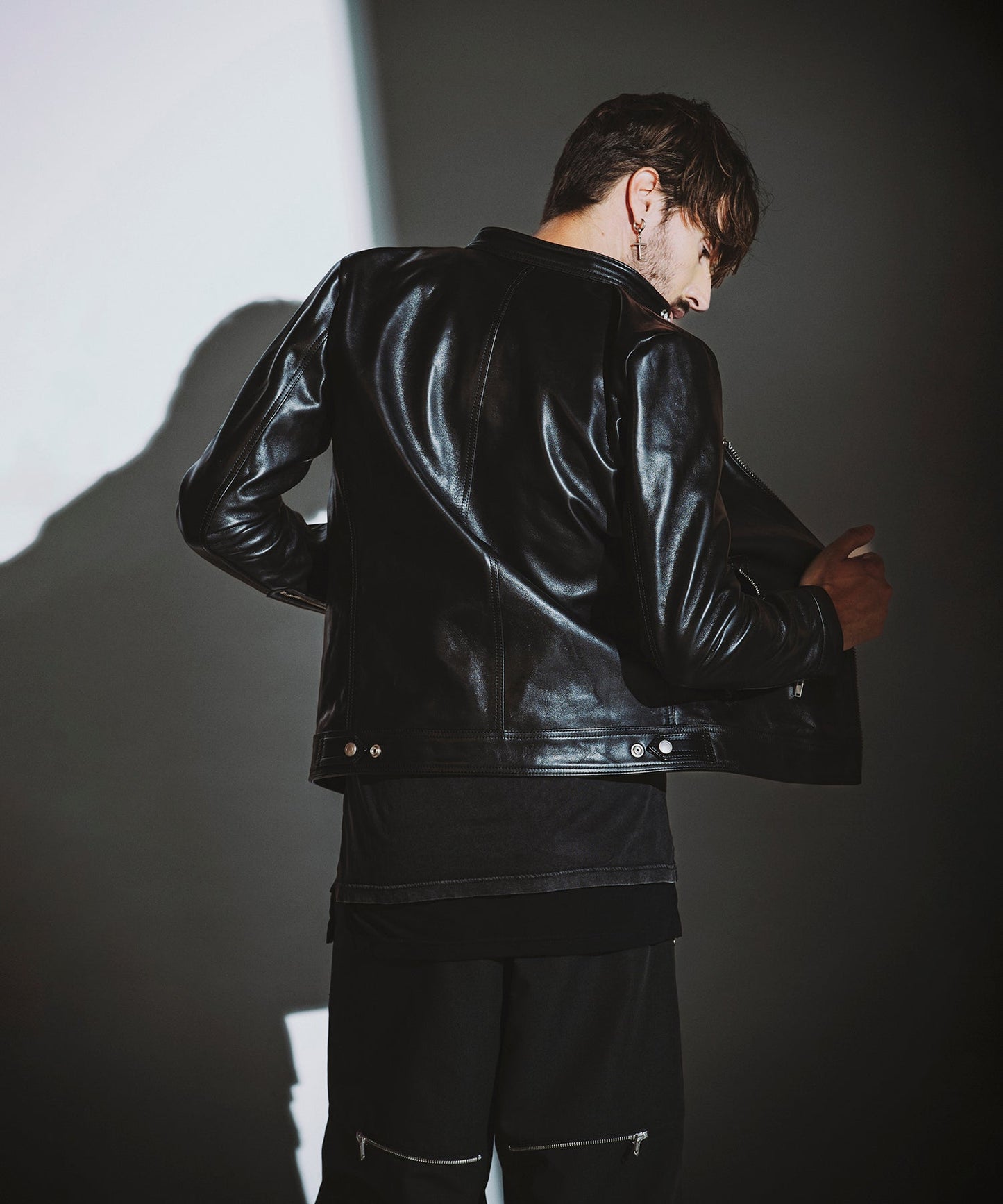 BLACK Model:H182cm