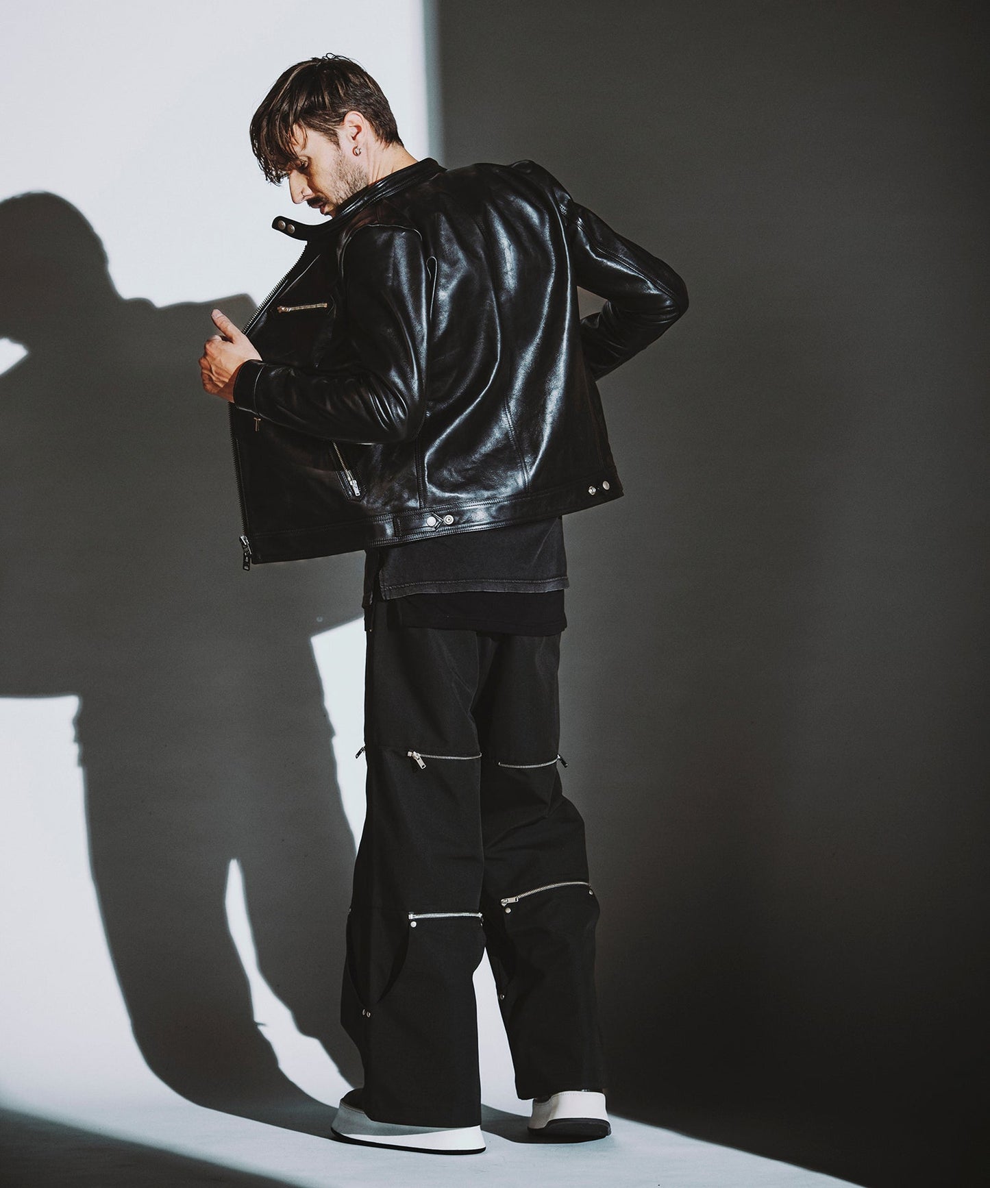 BLACK Model:H182cm