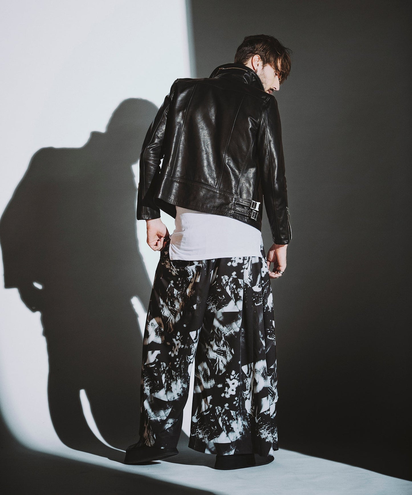 BLACK Model:H182cm