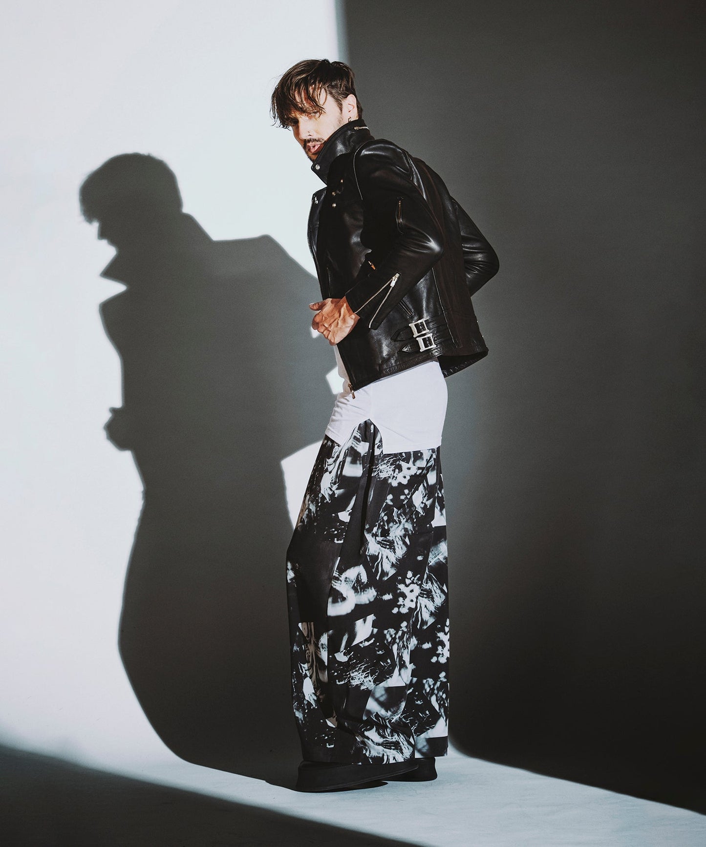 BLACK Model:H182cm