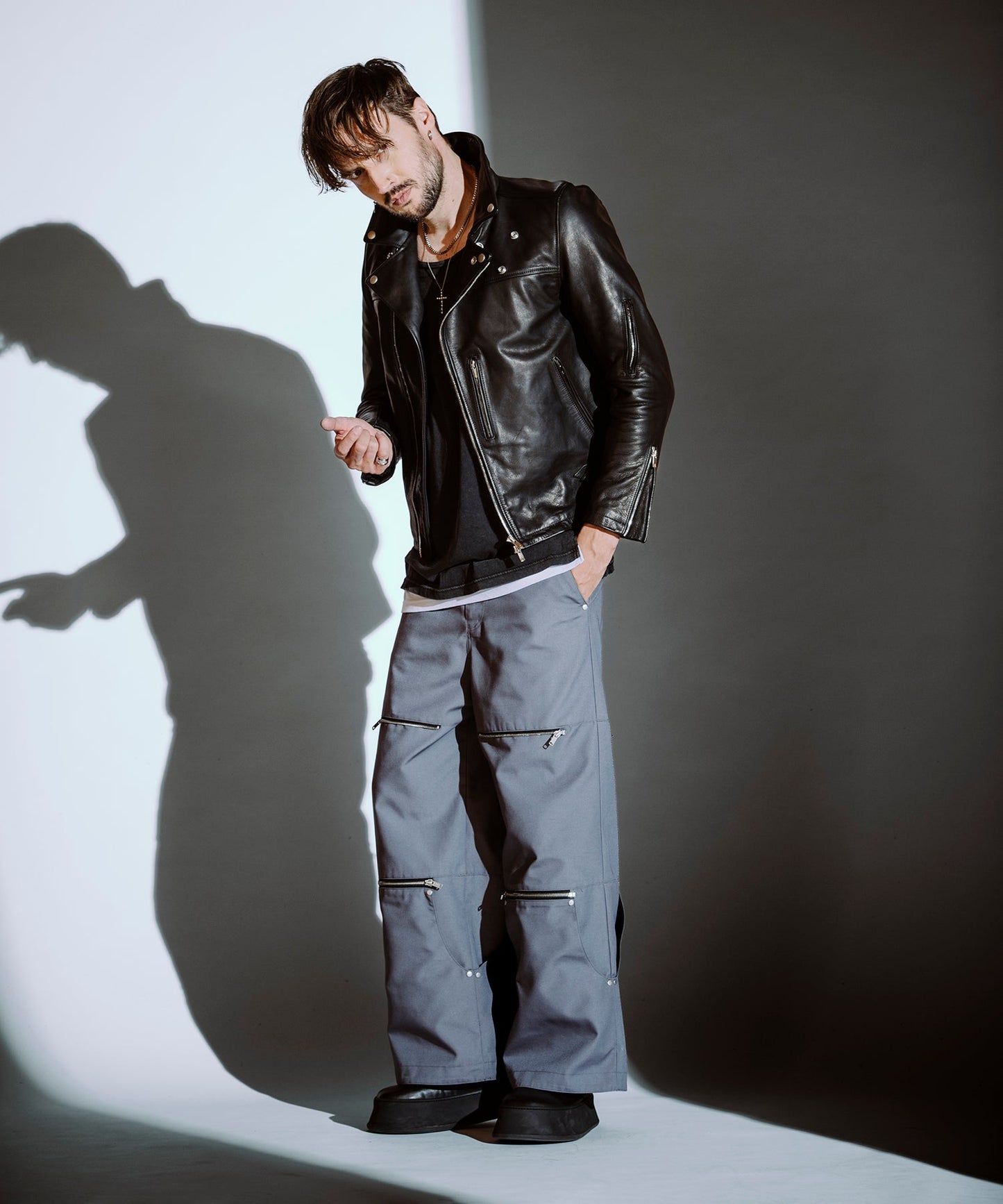 BLACK Model:H182cm