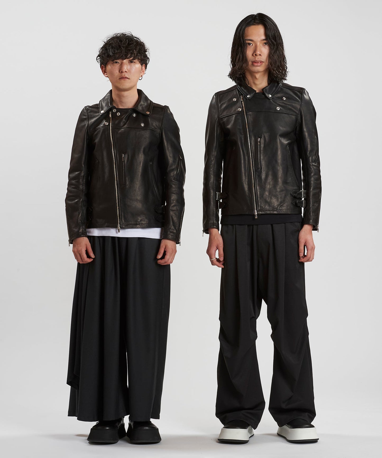 BLACK Model:H169cm / BLACK Model:H180cm