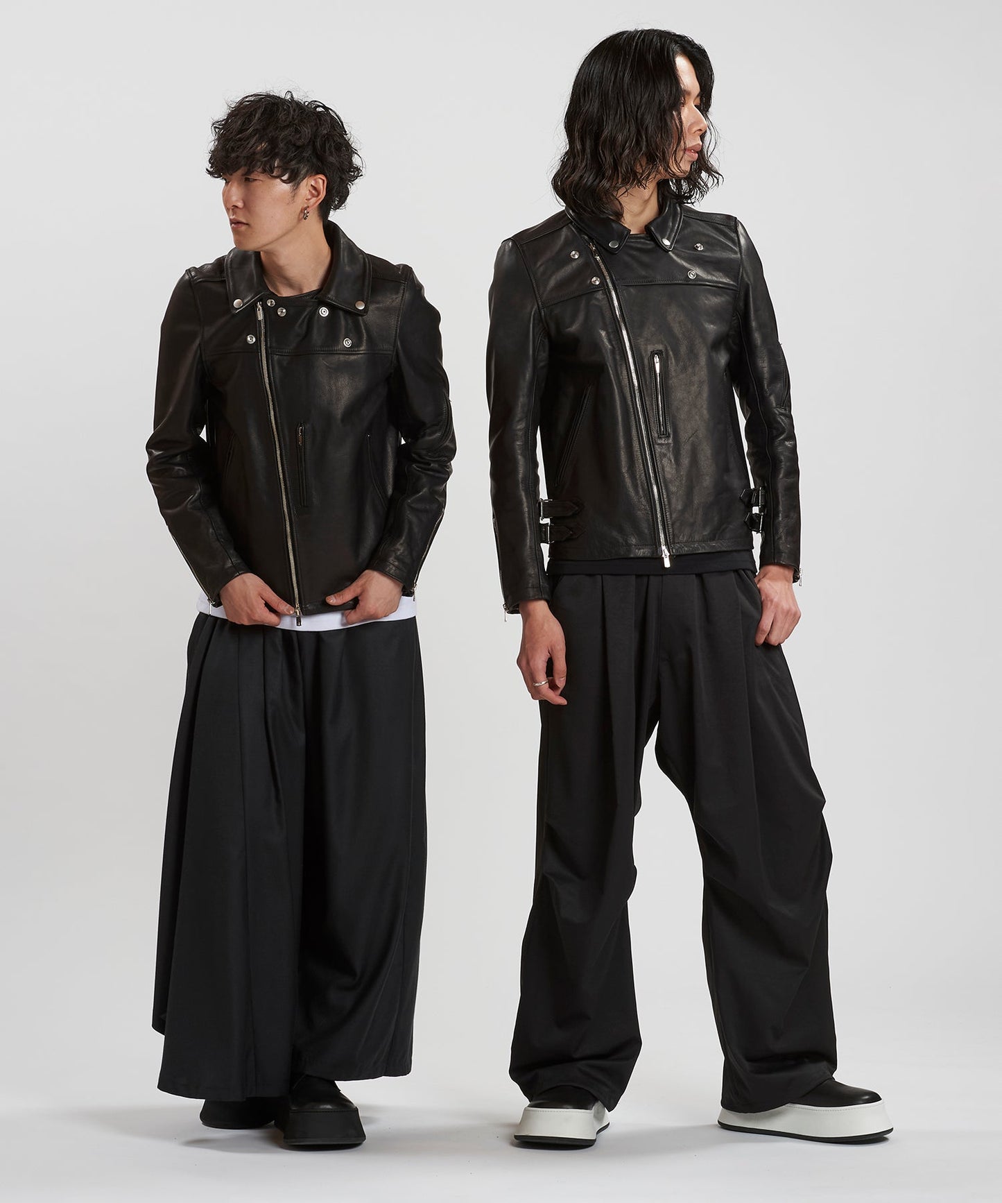 BLACK Model:H169cm / BLACK Model:H180cm