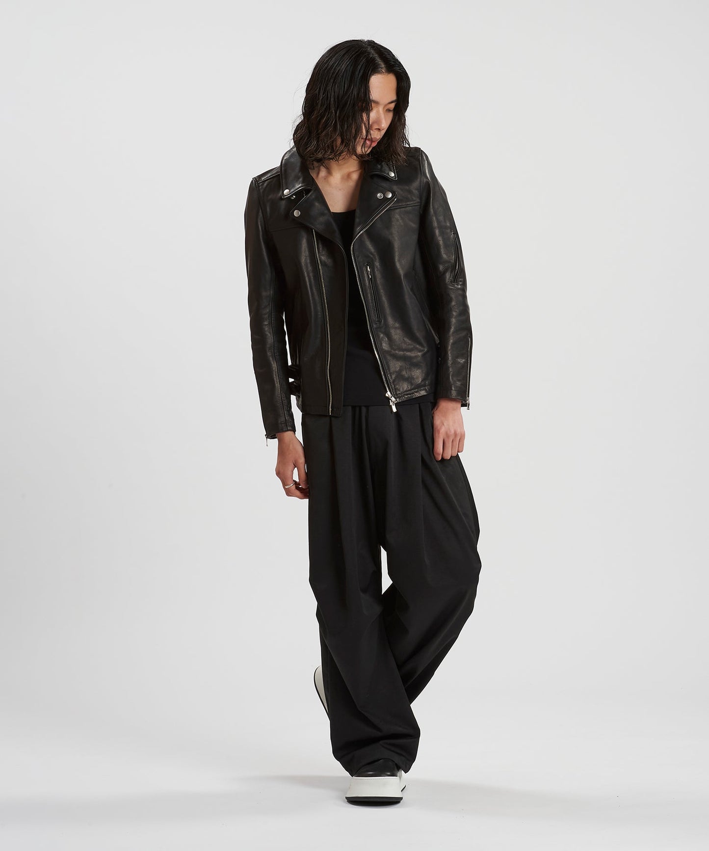 BLACK Model:H180cm