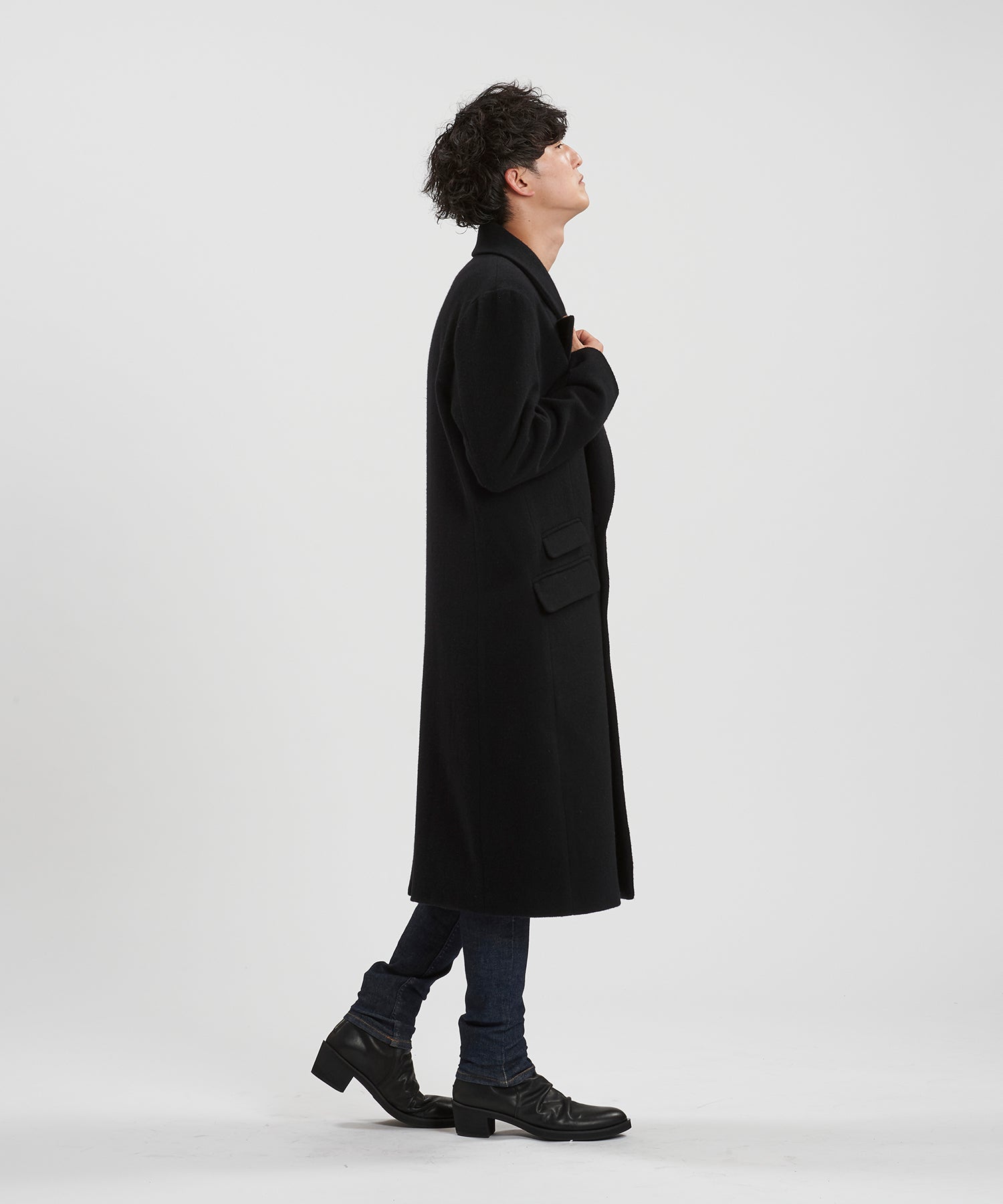 BLACK Model:H169cm