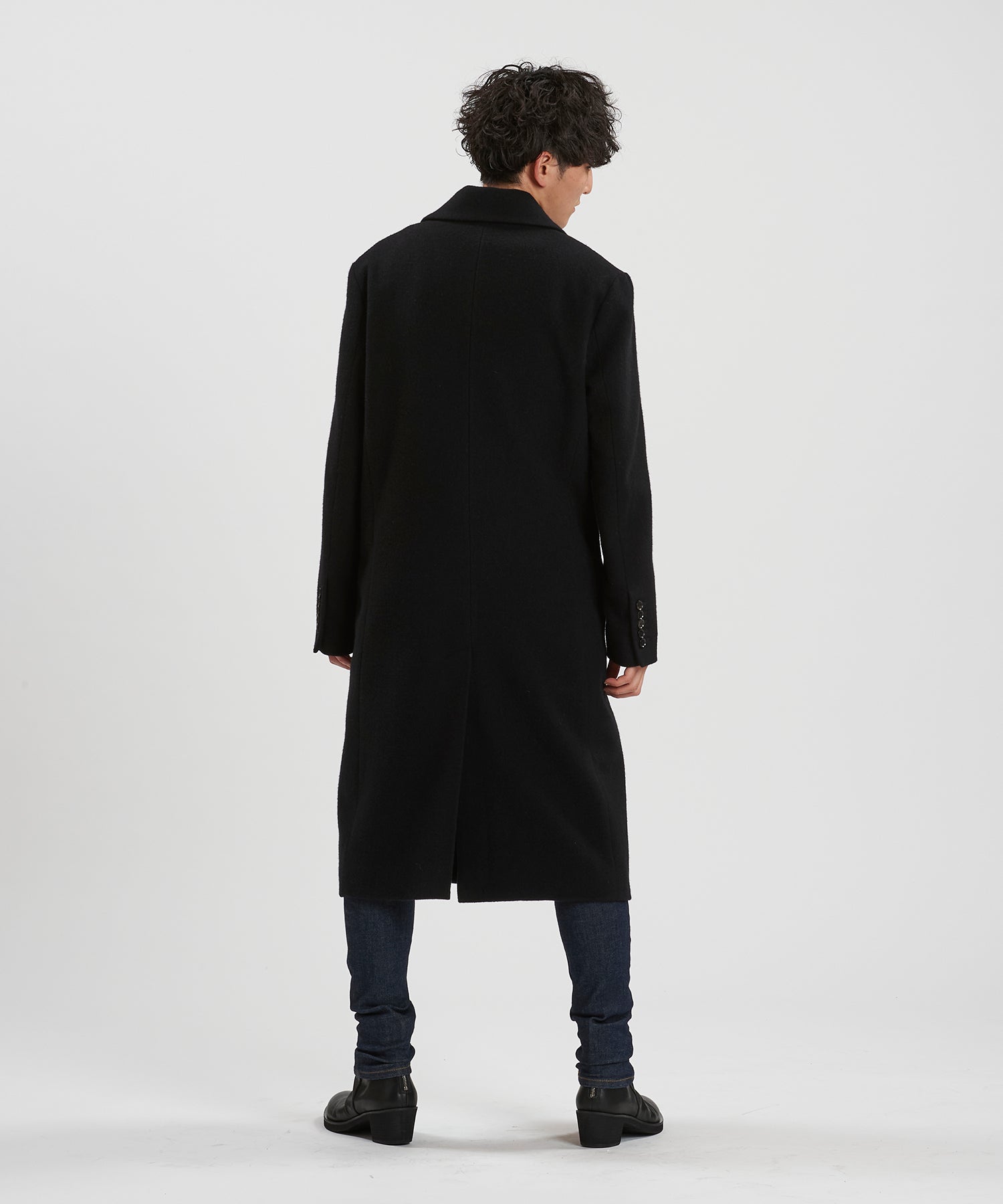 BLACK Model:H169cm