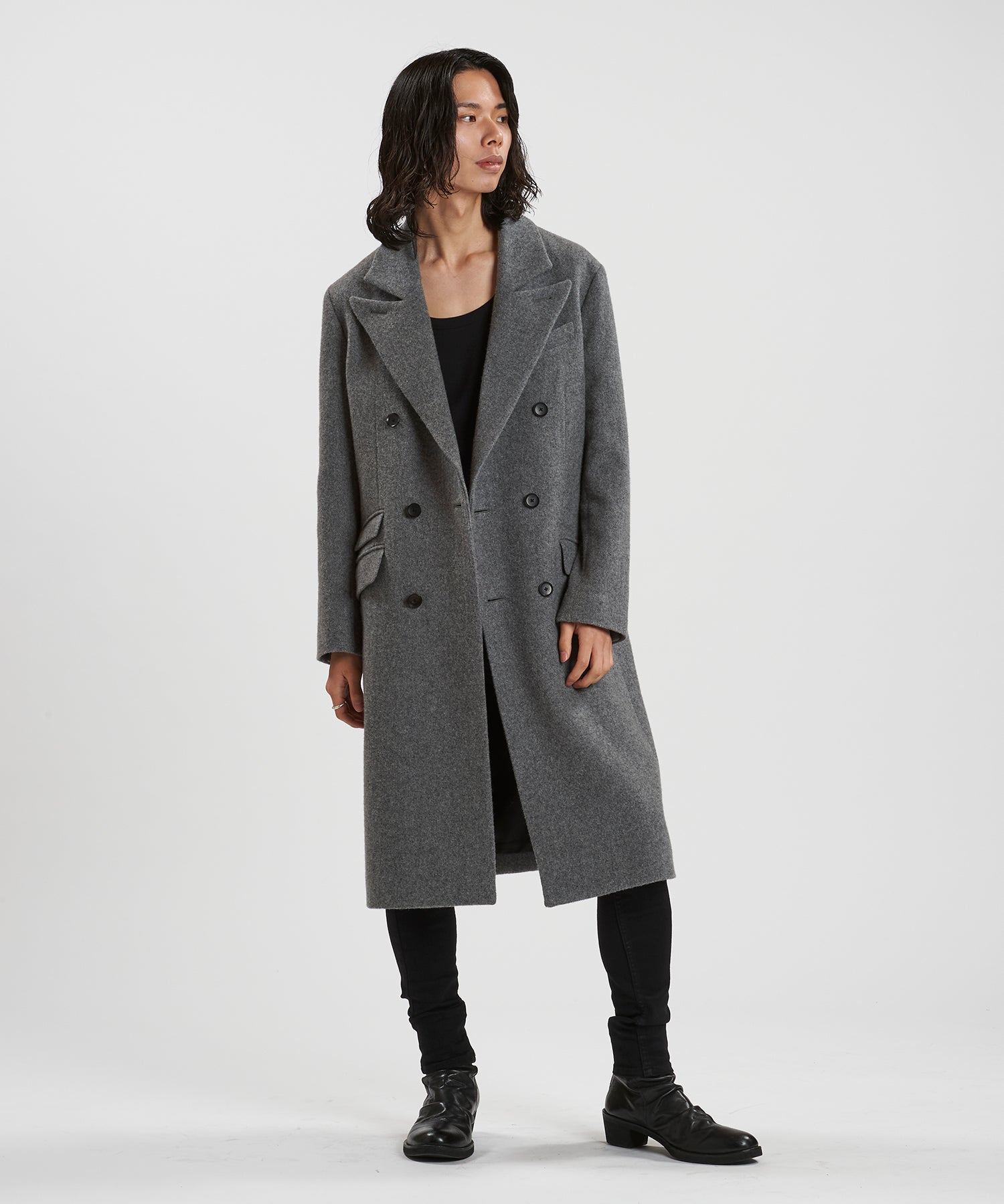 GRAY Model:H180cm