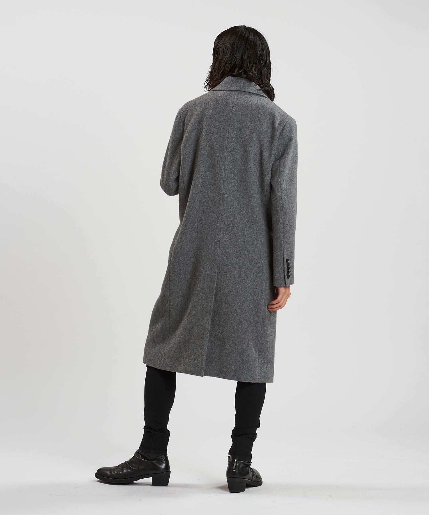 GRAY Model:H180cm