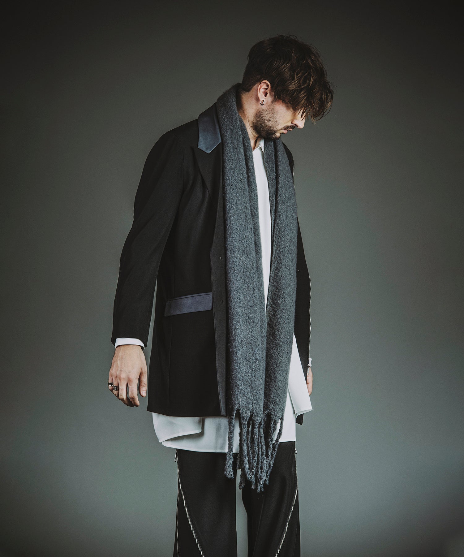 GRAY Model:H182cm