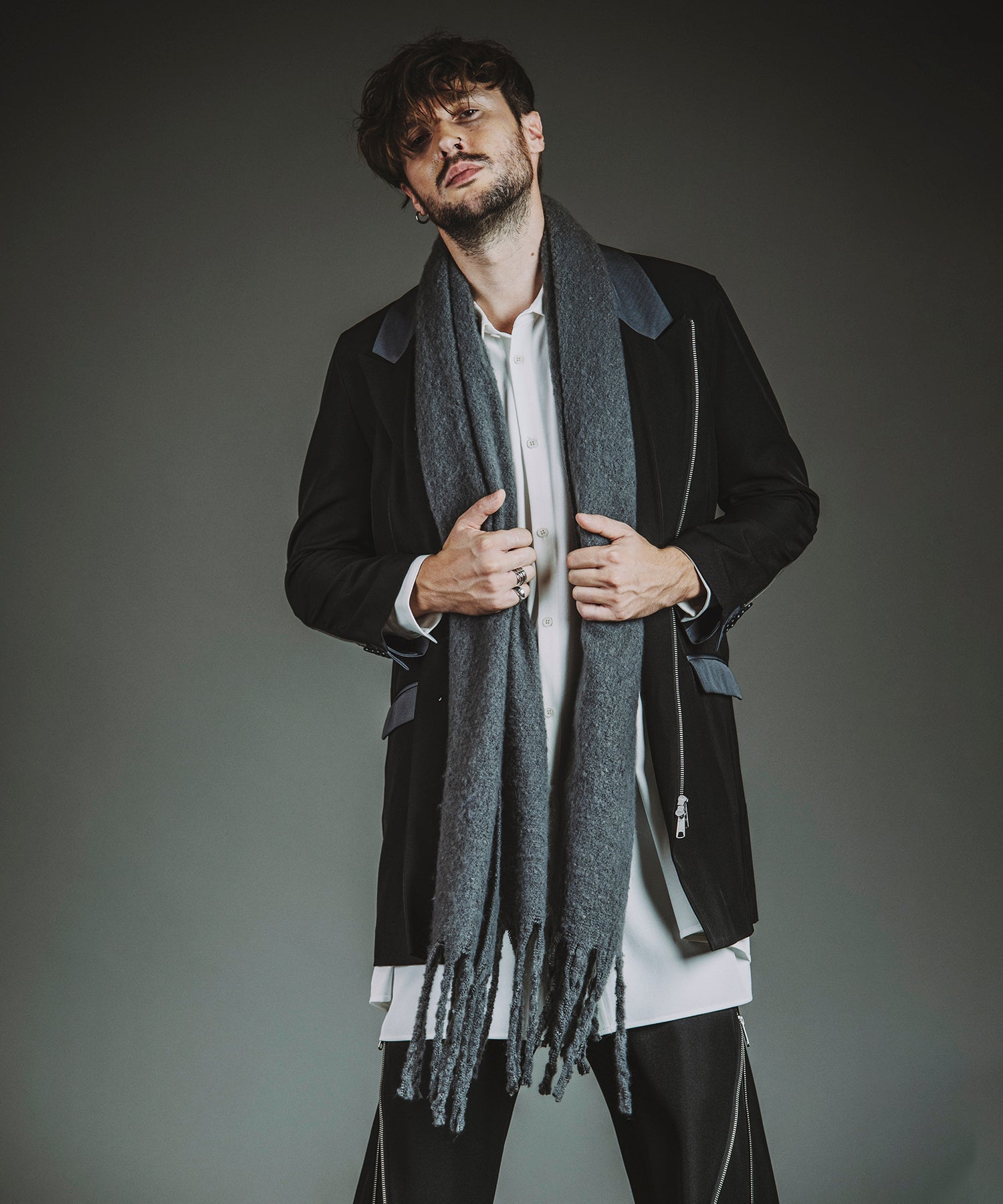 GRAY Model:H182cm