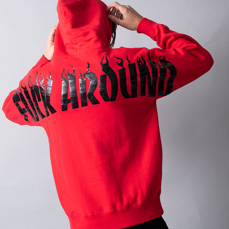 クラックメタリックプリントプルオーバーパーカ