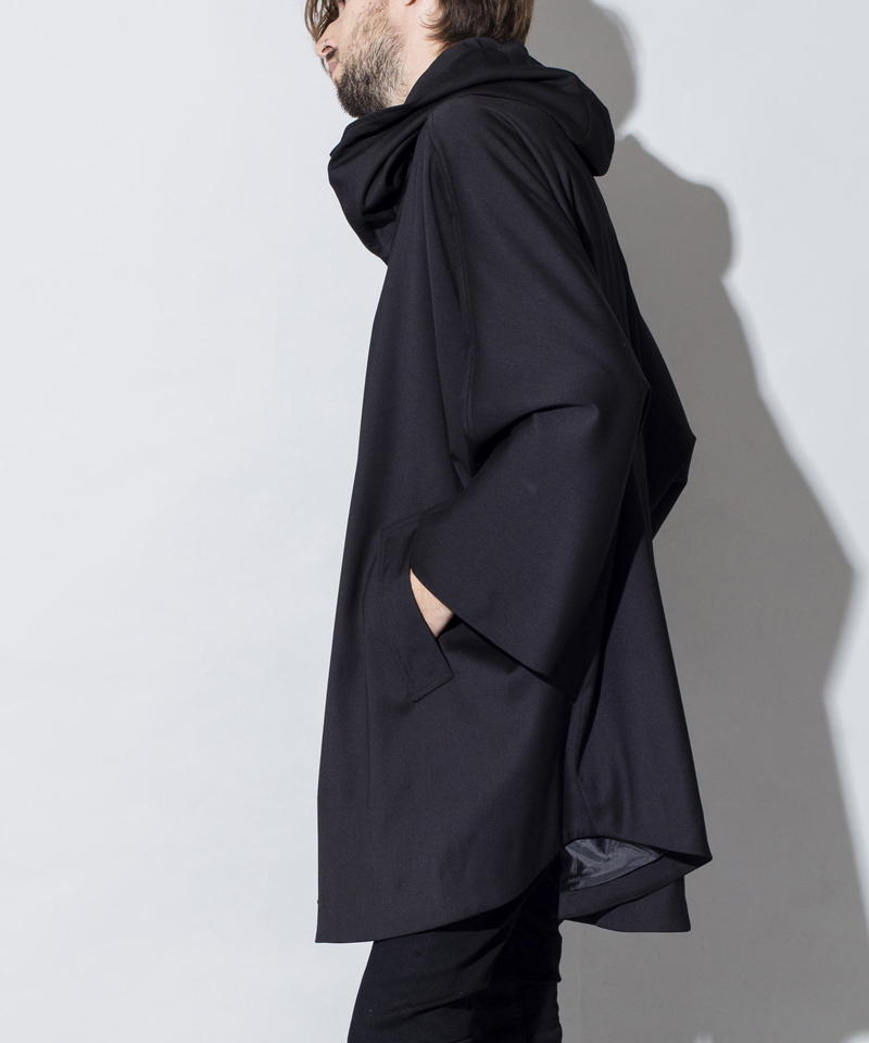 フーデッドポンチョ