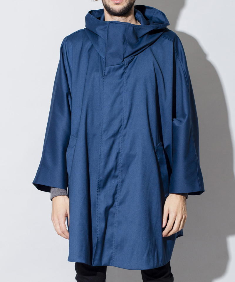 フーデッドポンチョ