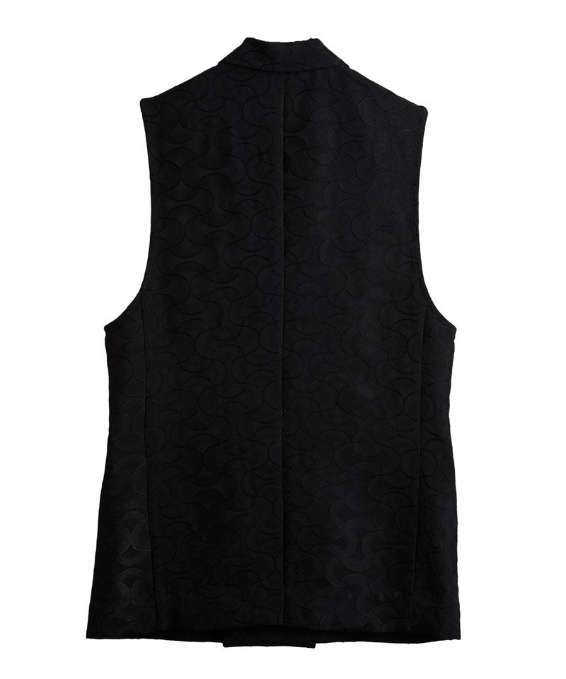 Sleeveless jacket