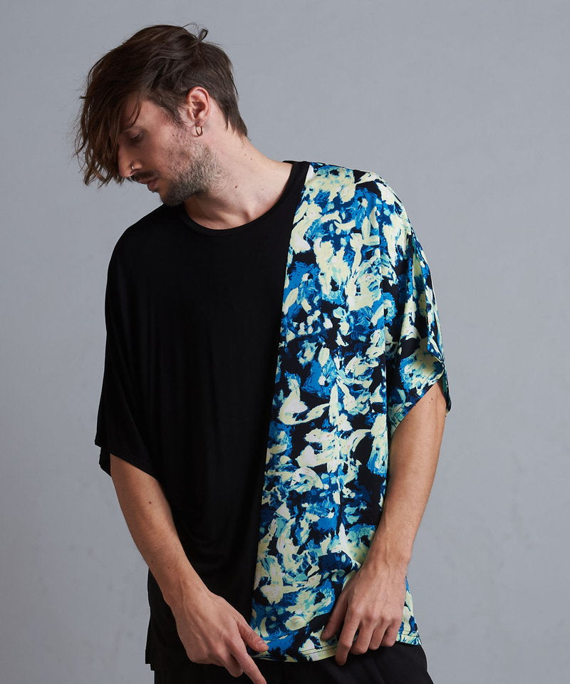 Abstract Switching Loose Tee