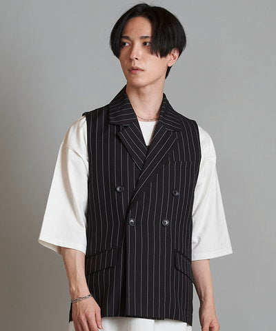 Double-breasted sleeveless jacket