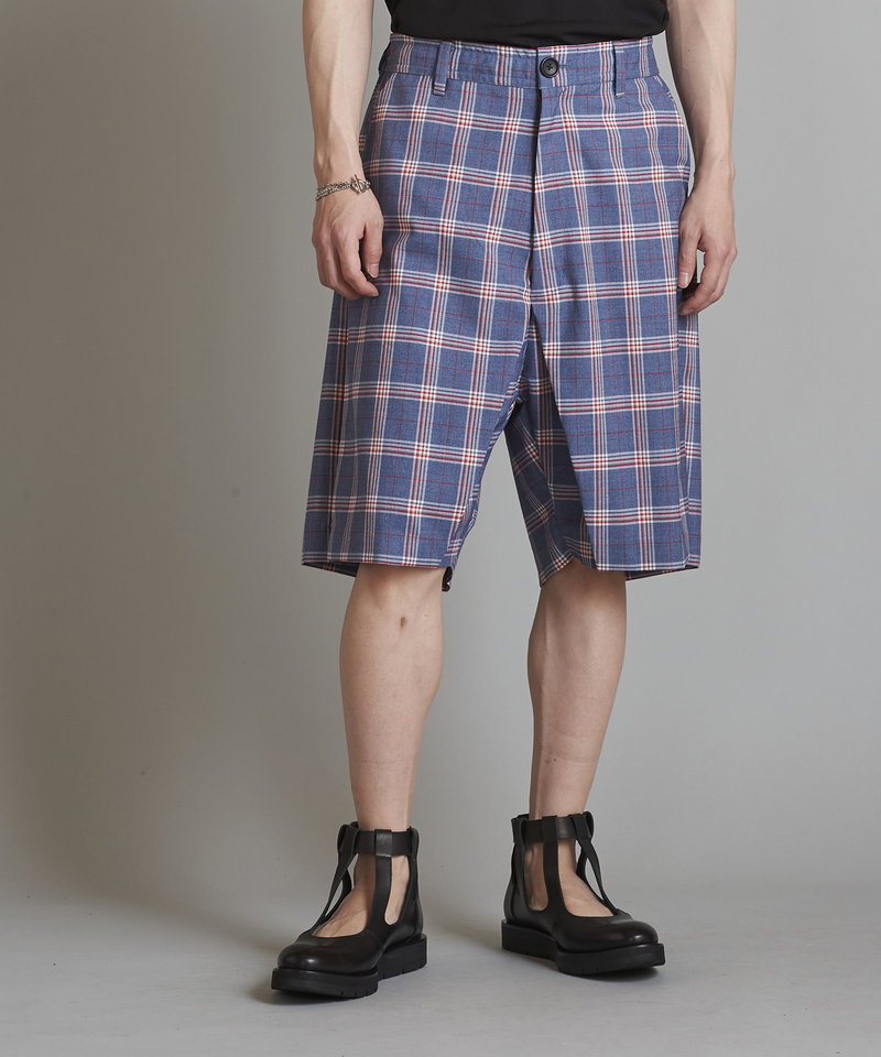 Inverted pleated half trousers