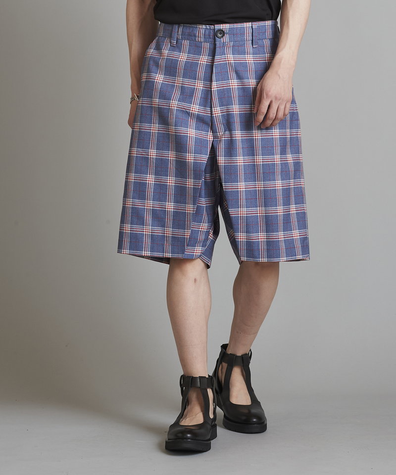 Inverted pleated half trousers