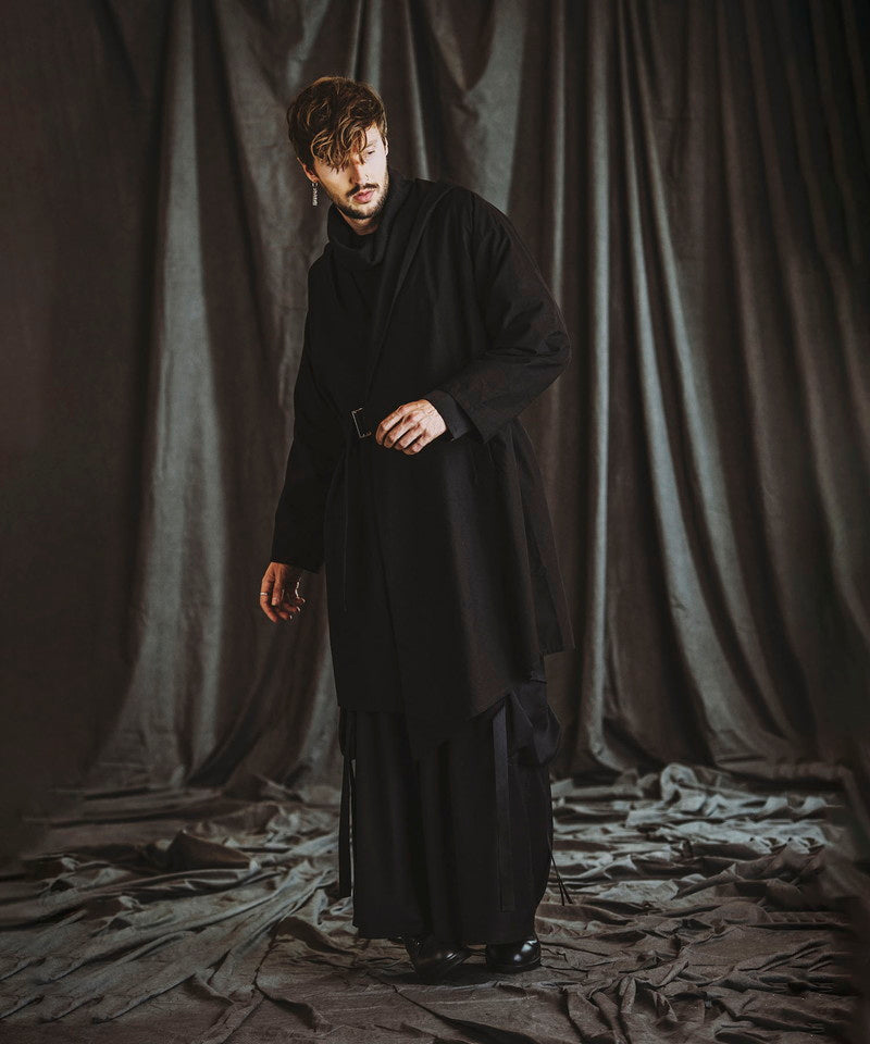 Tylocken Hooded Gown