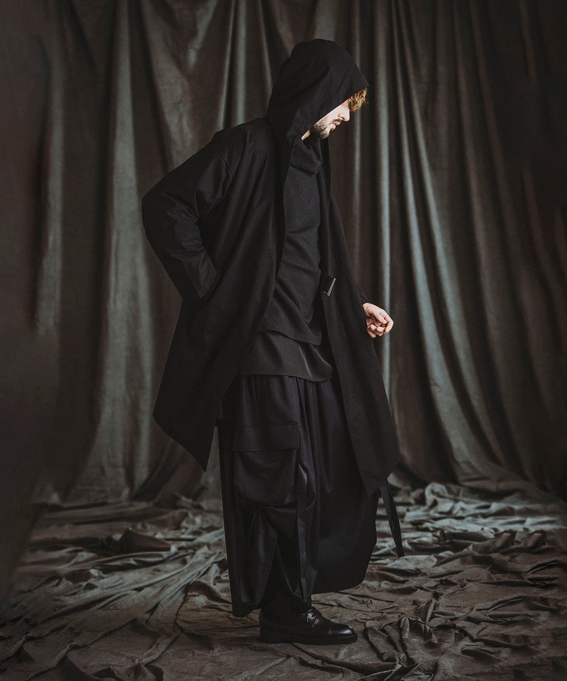 Tylocken Hooded Gown