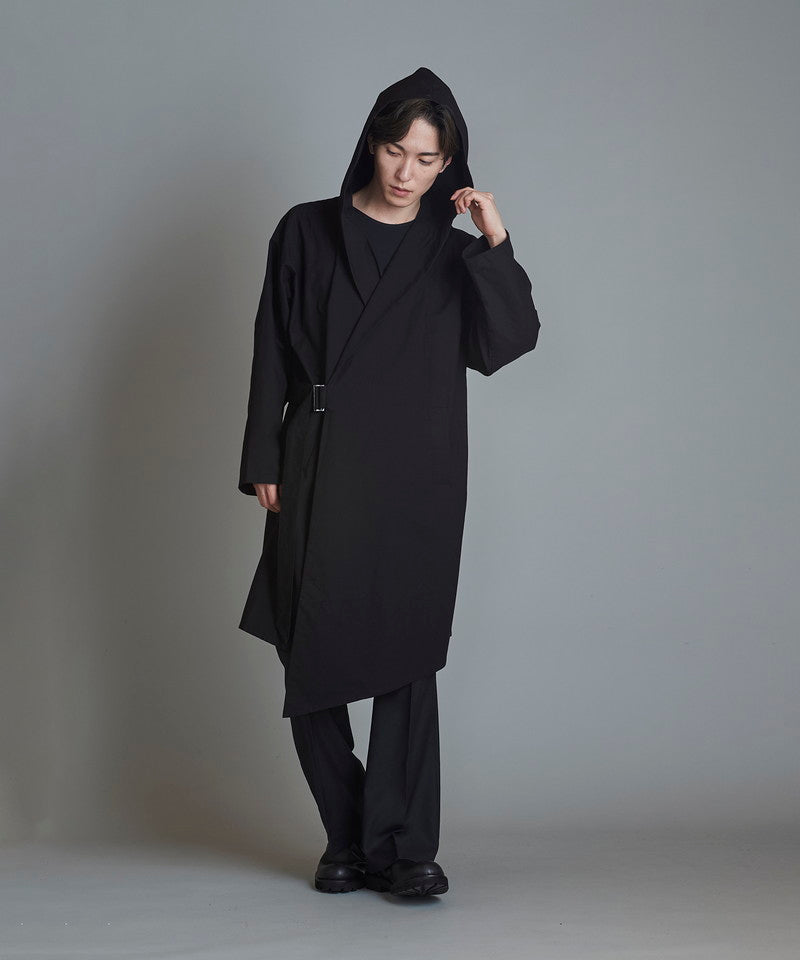 Tylocken Hooded Gown