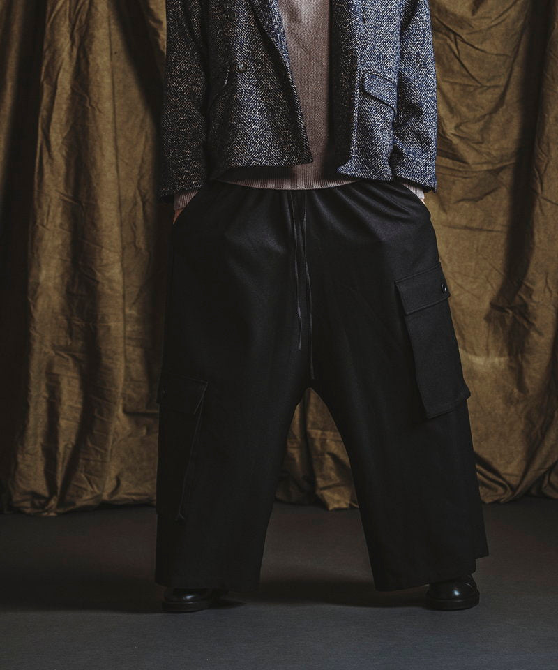 Asymmetrical cargo trousers