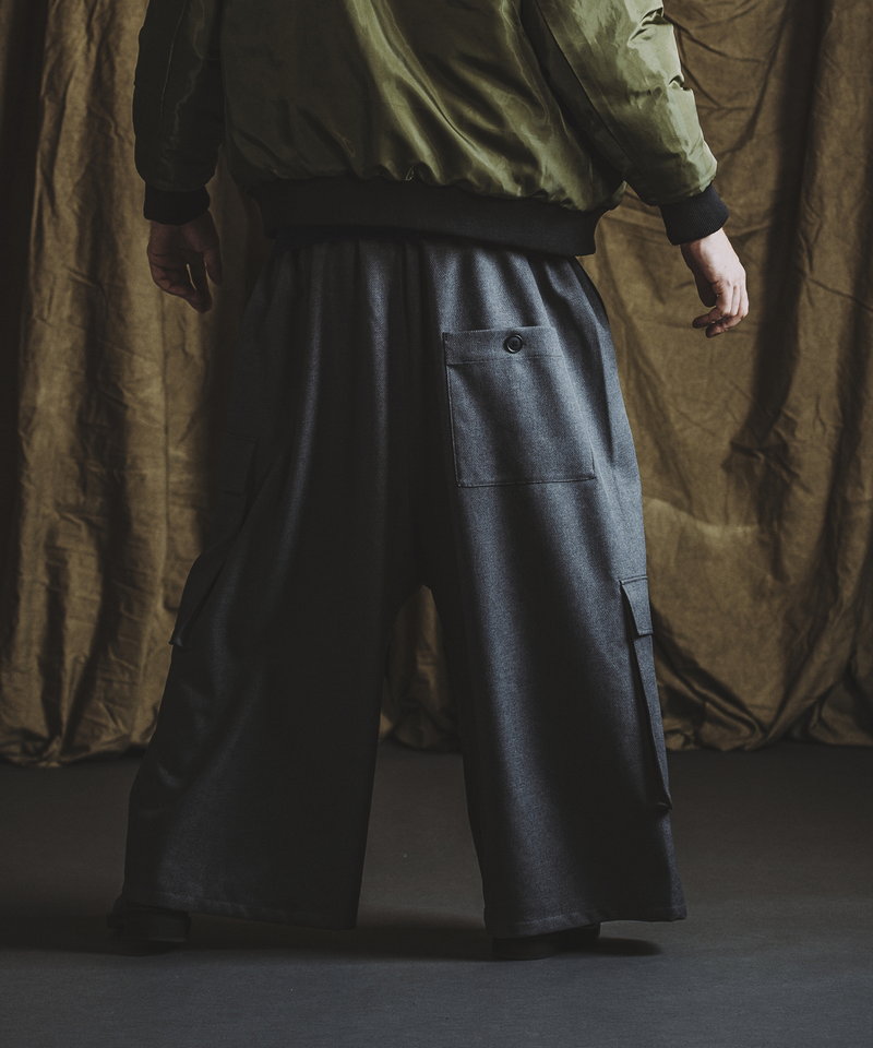 Asymmetrical cargo trousers