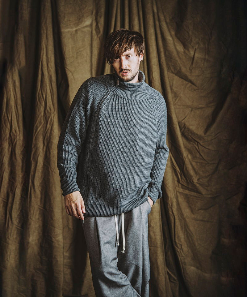 アシンメトリーZIPニットタートルネックCD