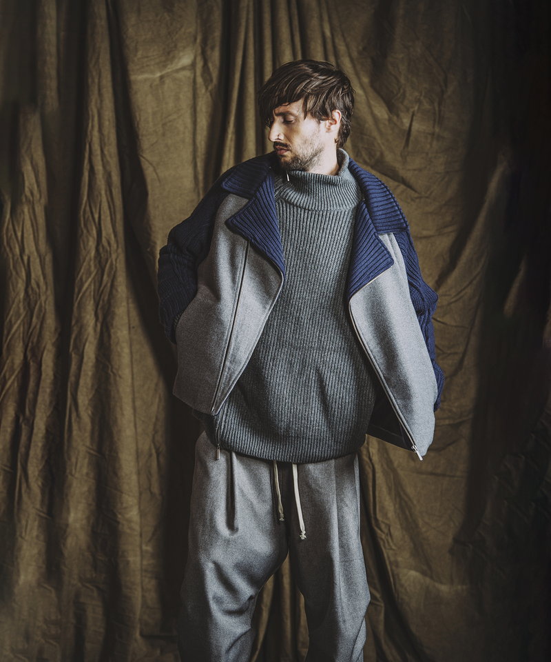 アシンメトリーZIPニットタートルネックCD