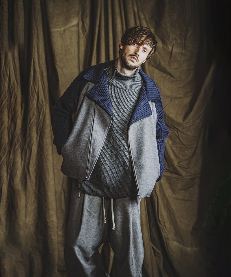 アシンメトリーZIPニットタートルネックCD