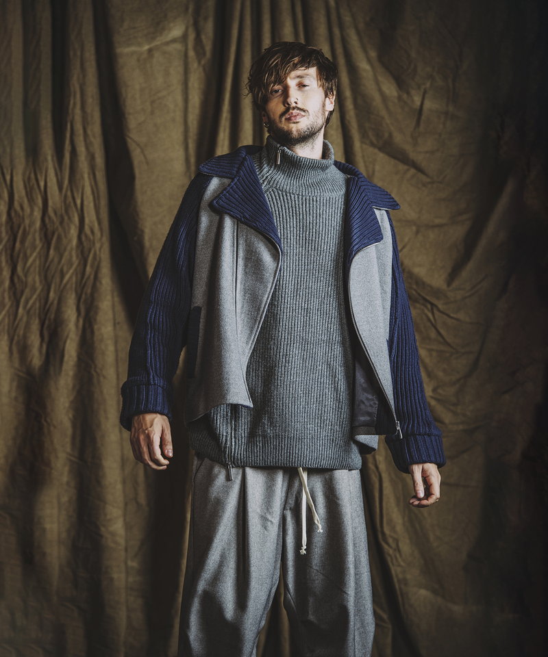 アシンメトリーZIPニットタートルネックCD