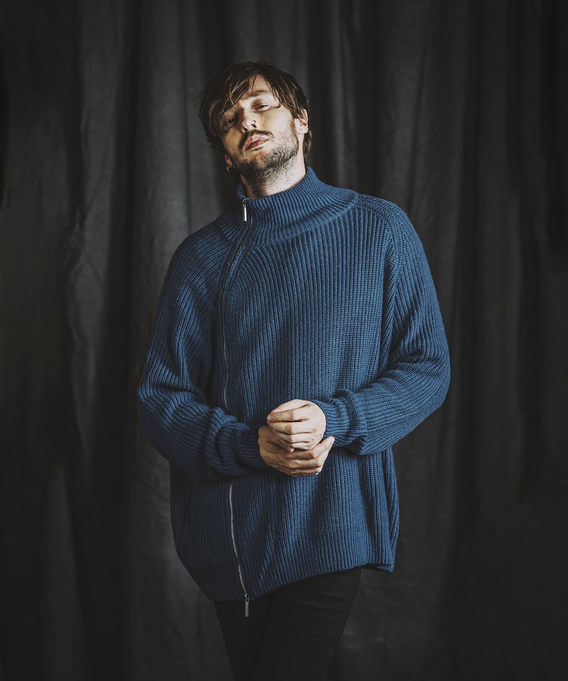 アシンメトリーZIPニットタートルネックCD