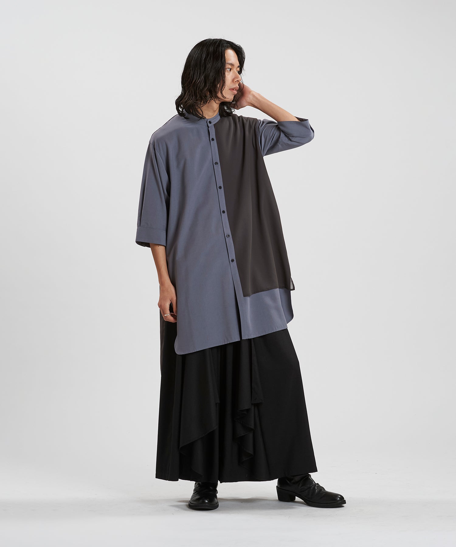 GRAY Model:H180cm