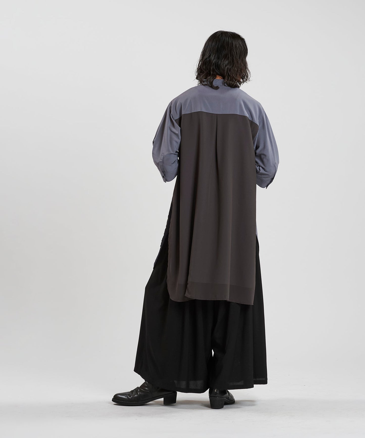 GRAY Model:H180cm