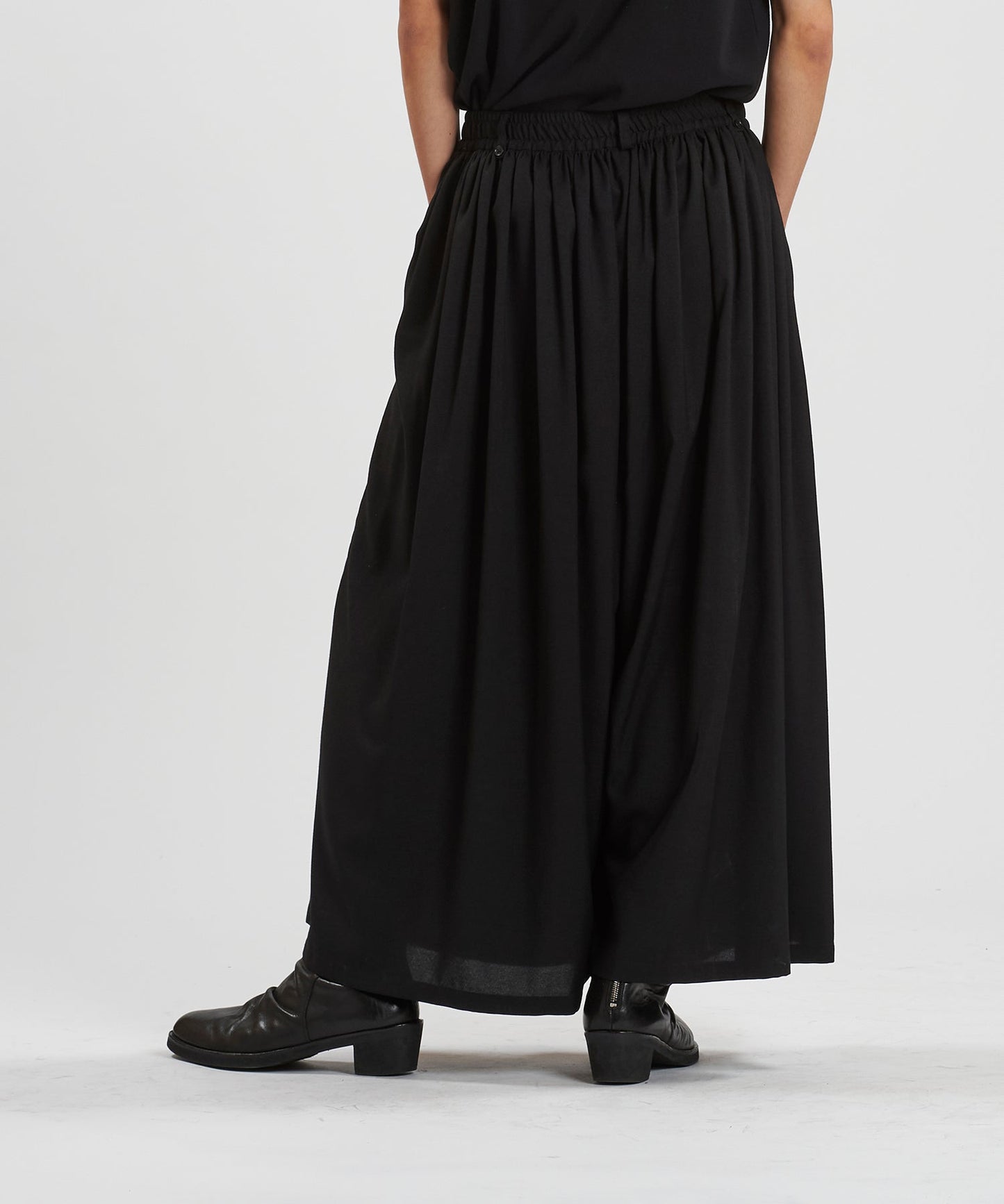 BLACK Model:H180cm